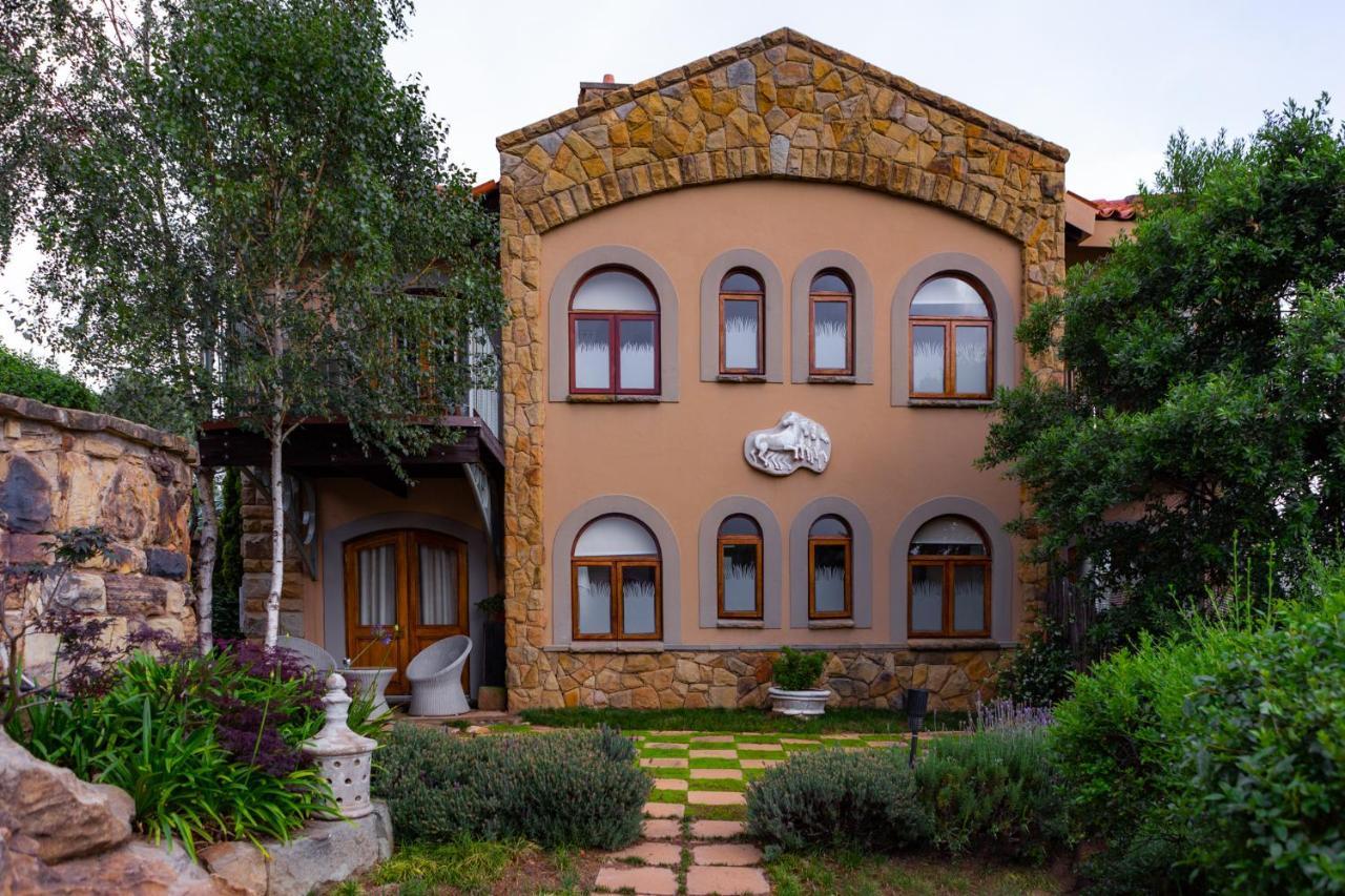 Wild Horses alojamiento Harrismith Exterior foto